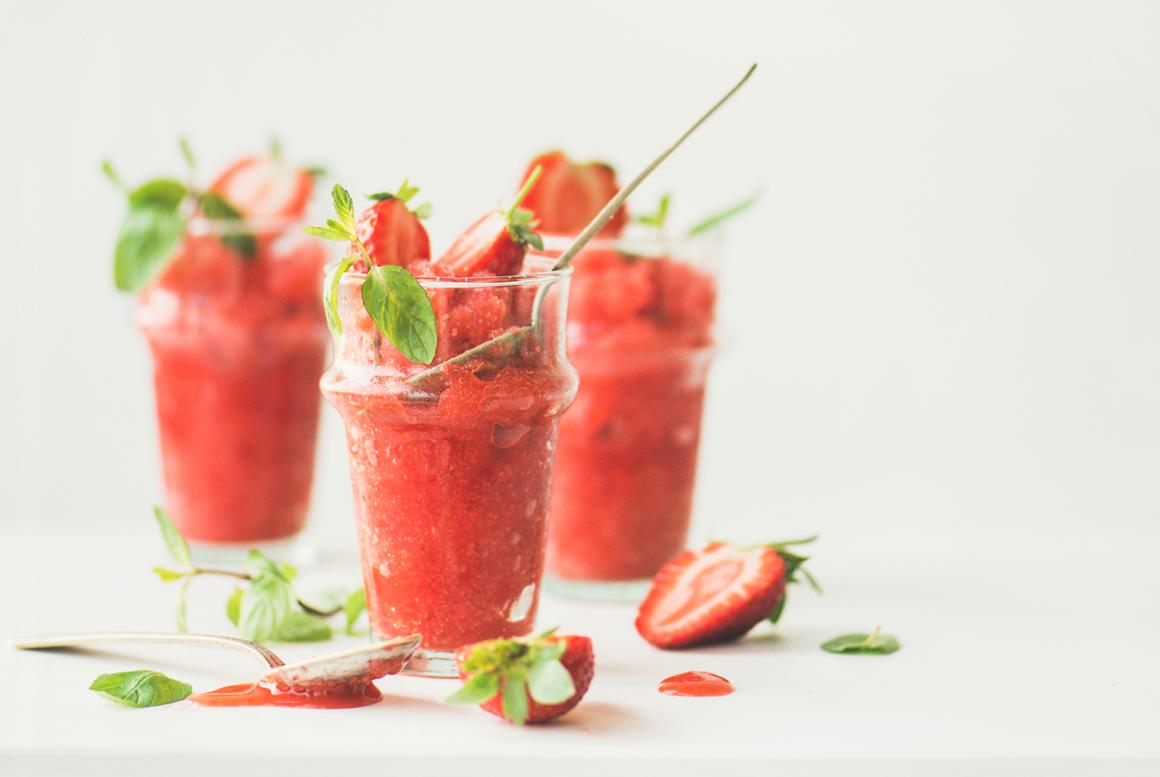Weinslushie mit Erdbeeren