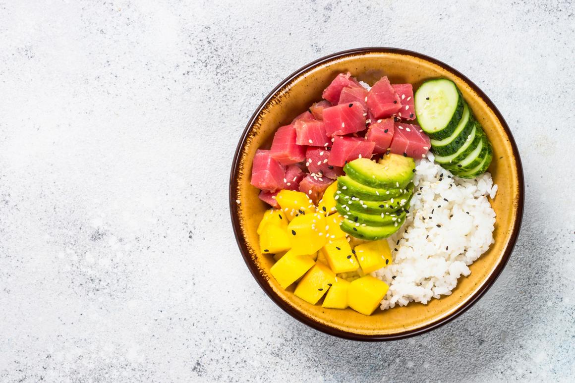 Thunfisch Poke Bowl mit Mango