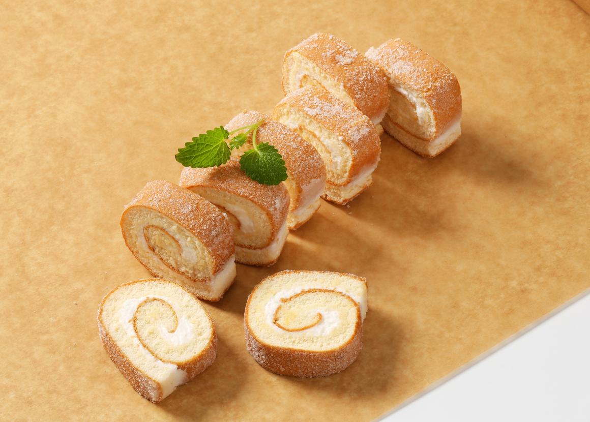 Zitronige Biskuitroulade