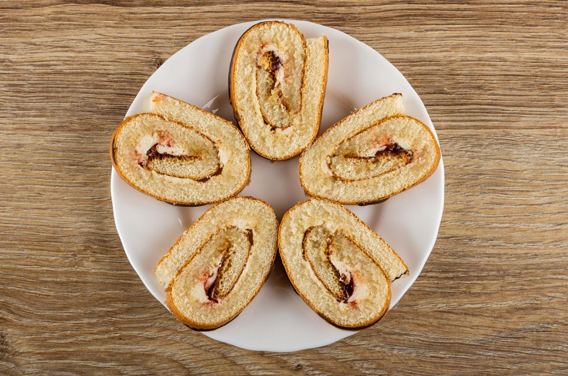 Biskuitroulade mit Baileyscreme