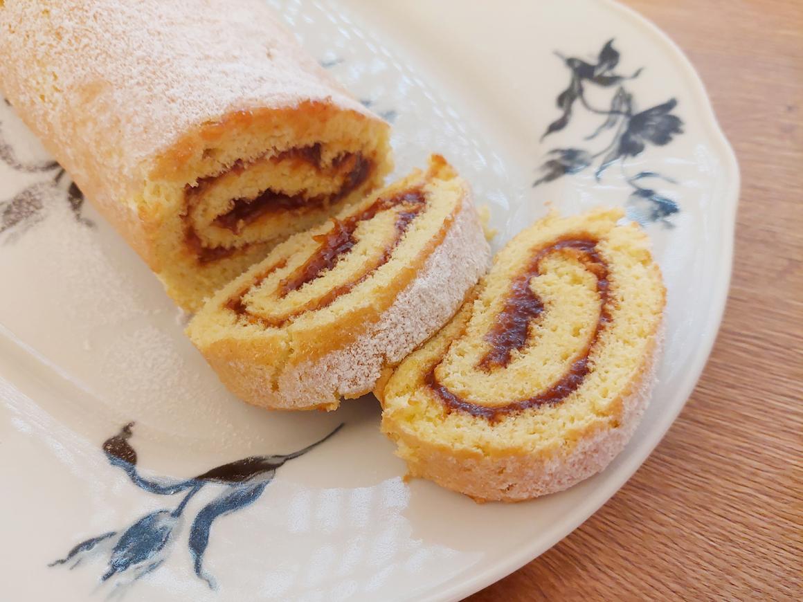 Biskuitroulade nach Omas Rezept