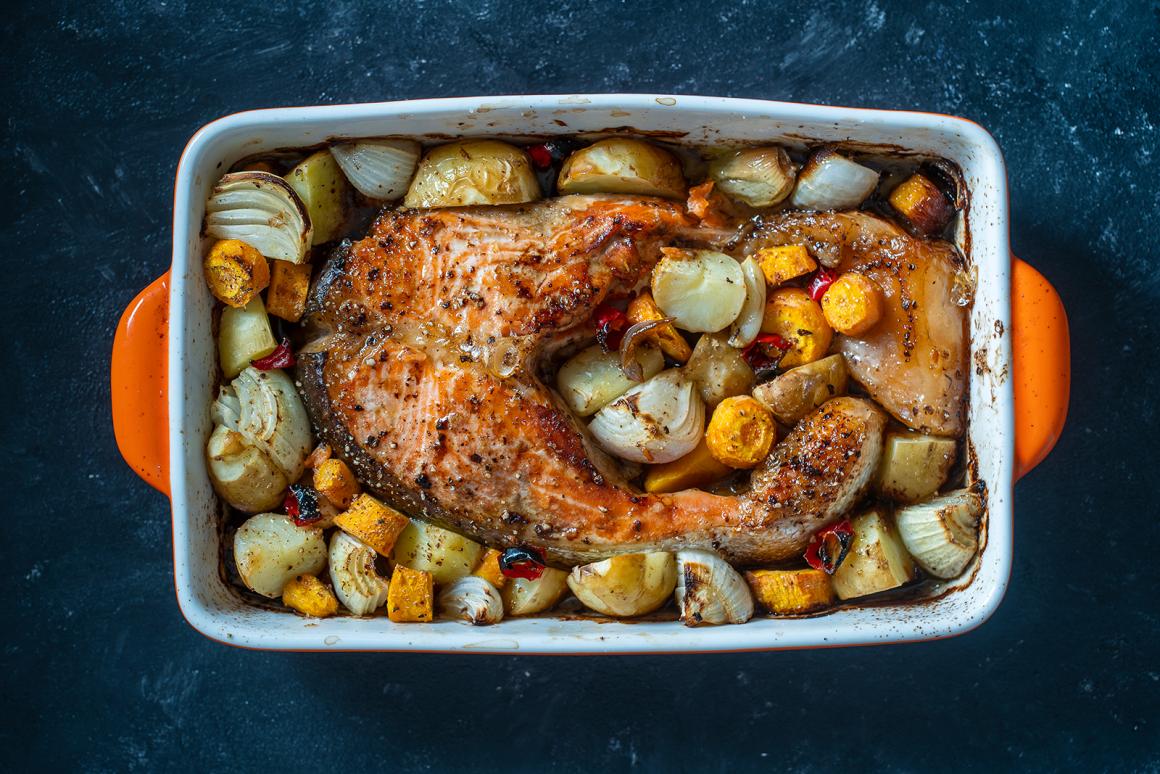 One Tray Oven Lachssteak auf Gemüse