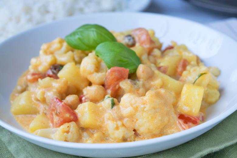 Vegetarisches Curry mit Kichererbsen und Kreuzkümmel