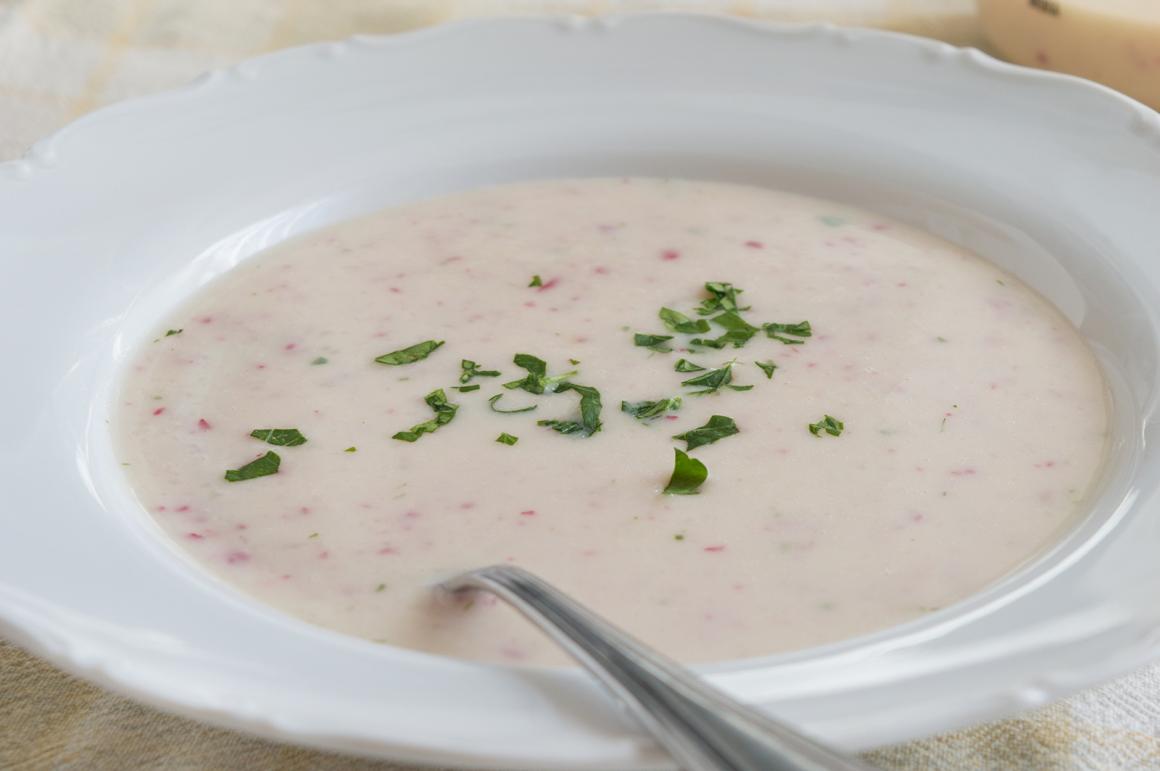 Radieschensuppe mit Frischkäse