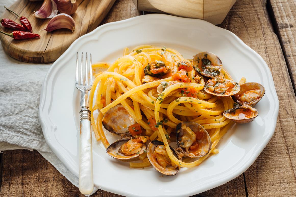 Venusmuscheln mit Tomatensauce