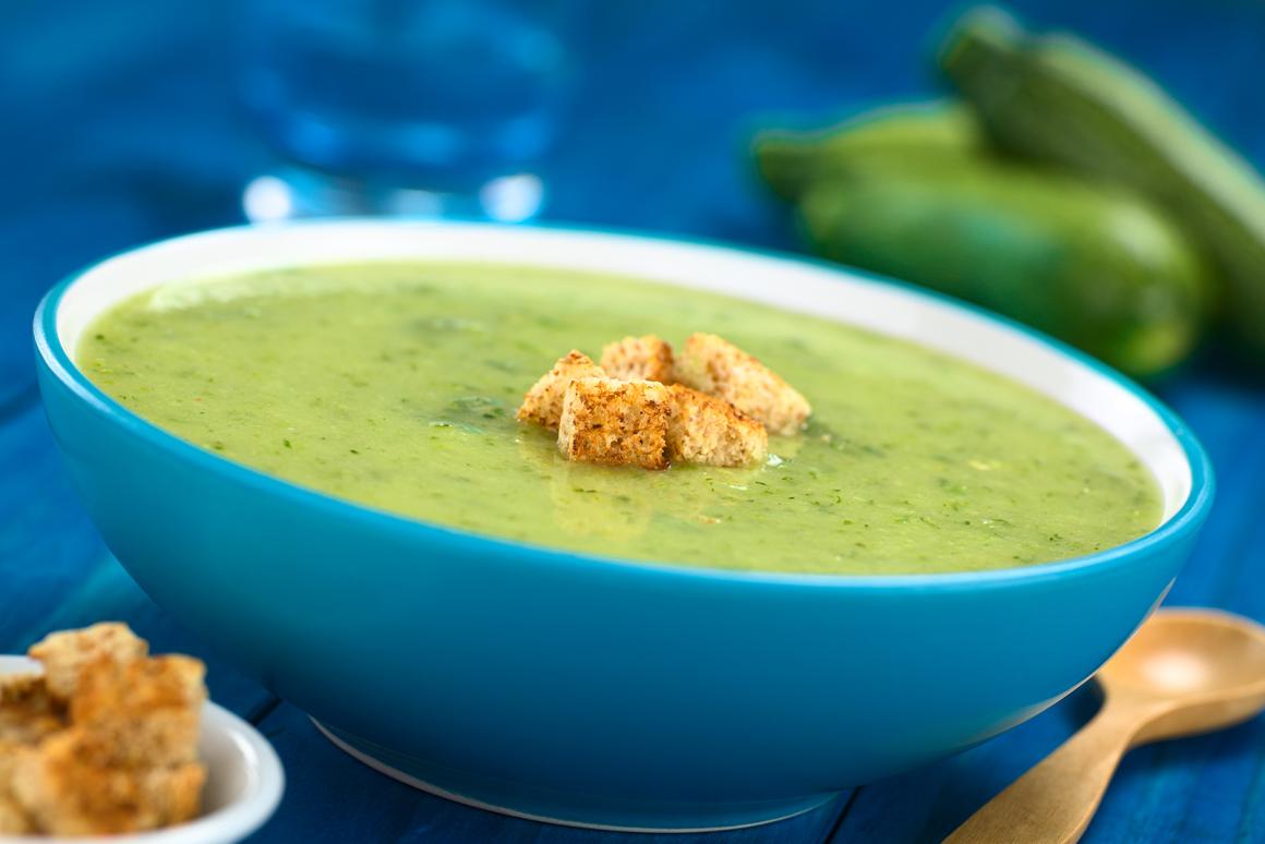 Kurkuma-Zucchetticremesuppe