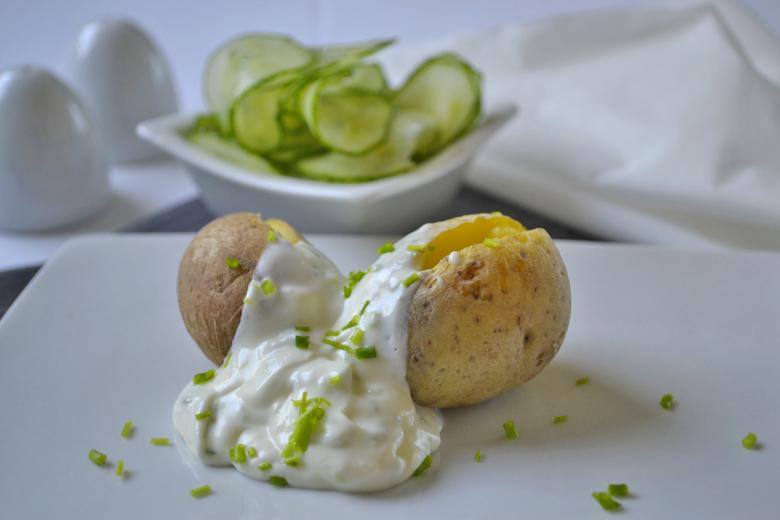 Geschwellte mit Joghurtsauce