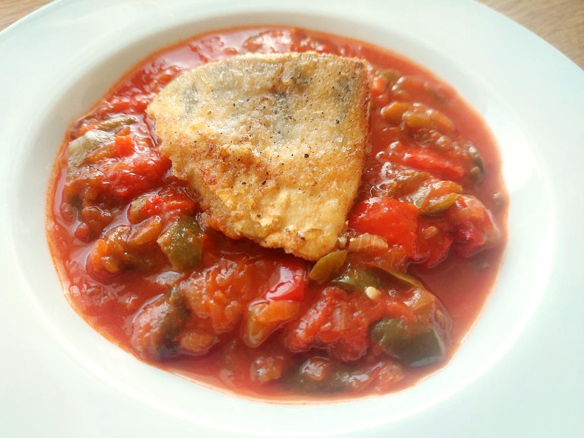 Zanderfilet auf vegetarischem Letscho