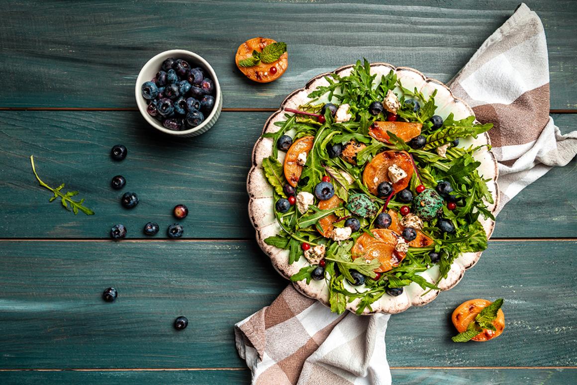 Sommersalat mit Aprikosen