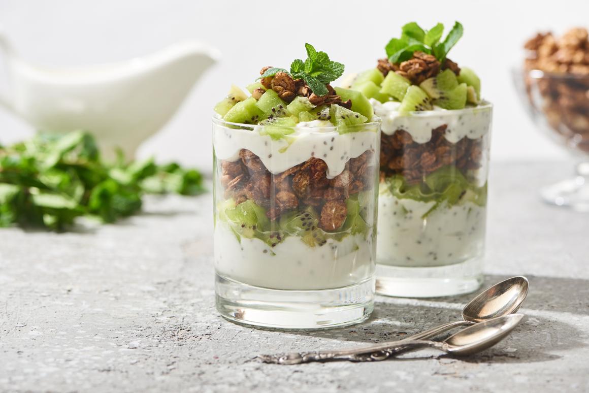Joghurt-Schichtdessert mit Kiwi