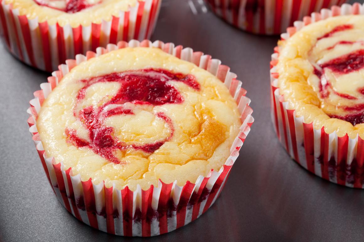 Käsekuchenmuffins mit Himbeerkonfi