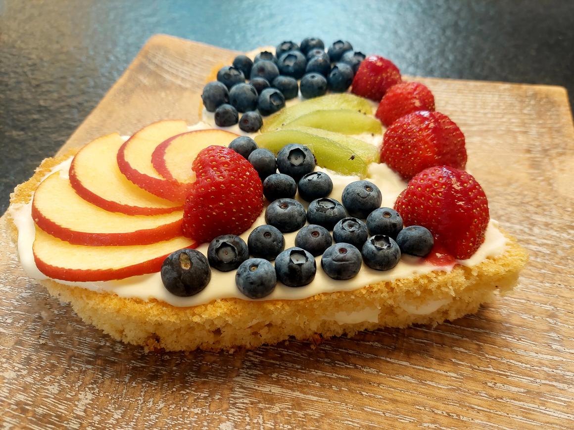 Biskuit-Herztorte