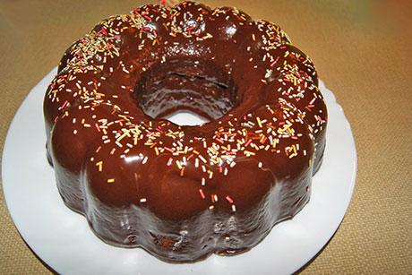 Schoko-Gugelhopf mit Caramel