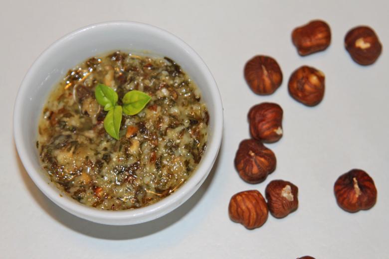 Haselnuss-Pesto