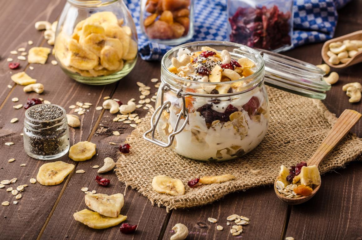 Granola mit Trockenfrüchten