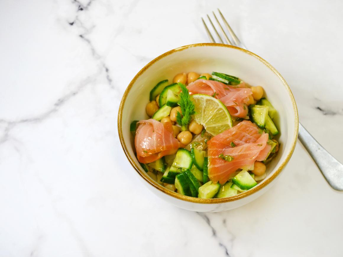 Kichererbsen-Lachs-Bowl