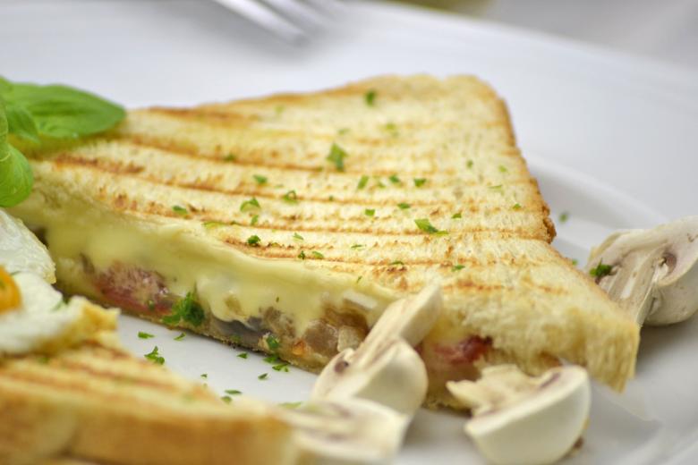 Warme Pilz-Sandwiches
