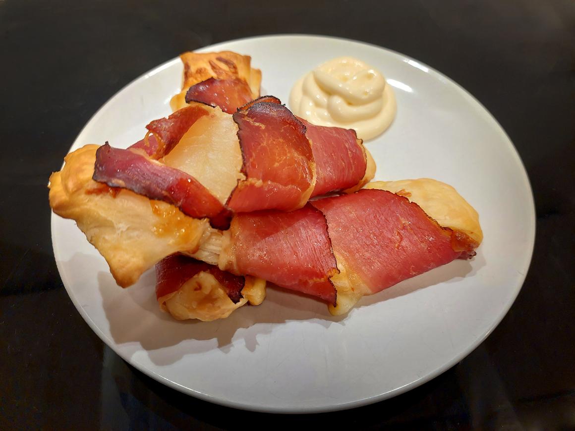 Speck-Käse-Stangen - Rezept