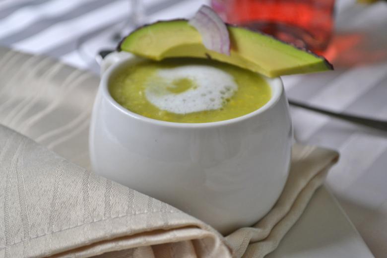 Schaumiges Avocadocremesüppli