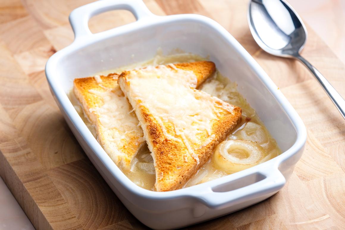 Käsetoast-Ecken als Suppeneinlage