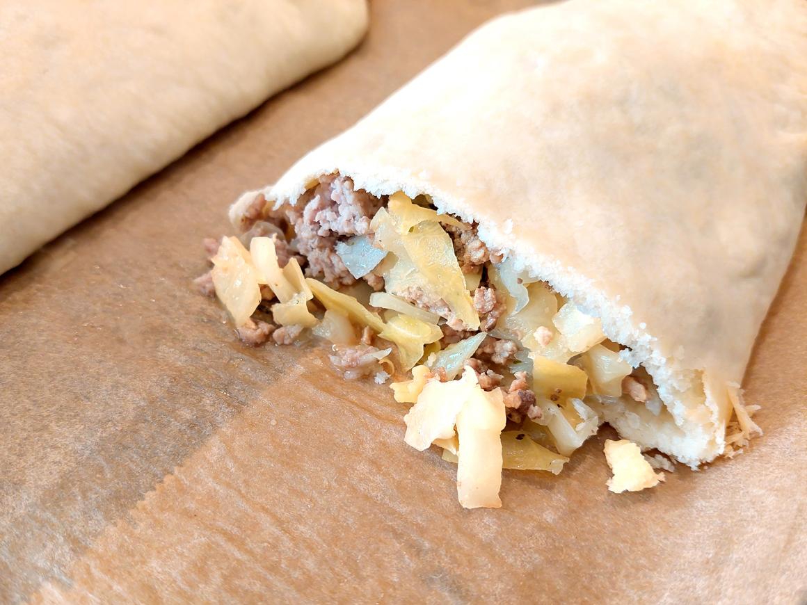 Sauerkrautstrudel mit Hackfleisch