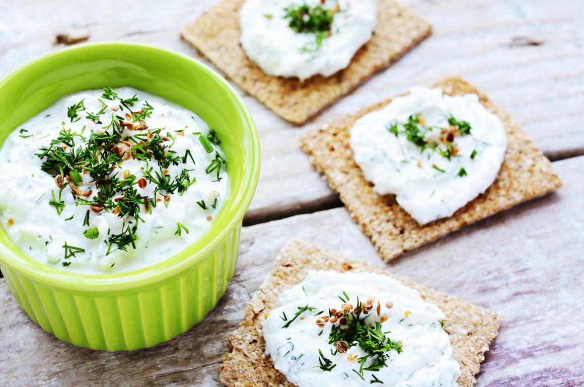 Hüttenkäse mit Radieschengrün