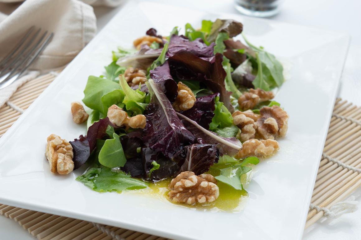 Leichtes Walnuss-Dressing