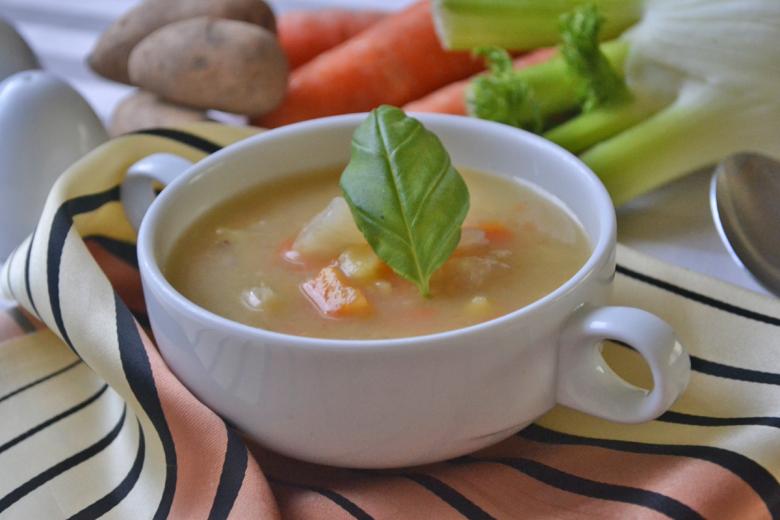 Fenchelsuppe mit Kartoffeln und Rüebli