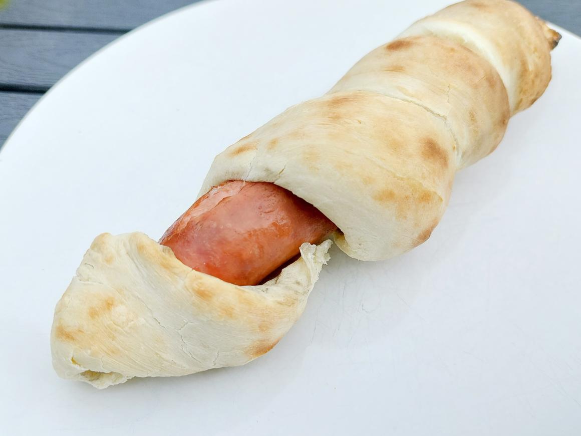 Wurst im Stockbrot