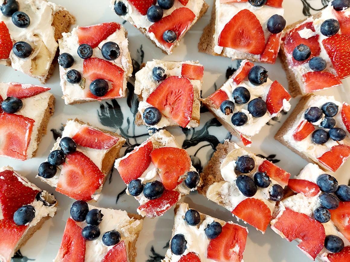Biskuit-Obstkuchen