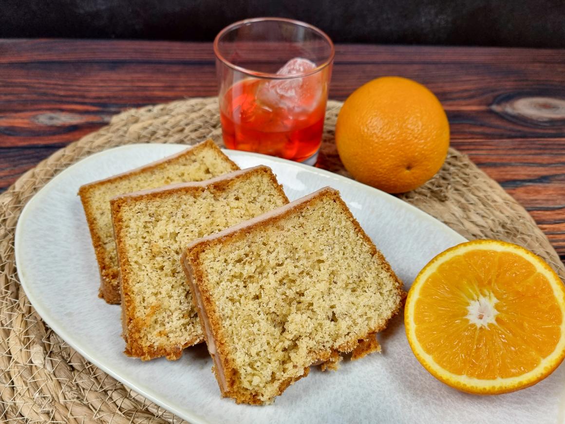 Aperol-Kuchen mit Glasur