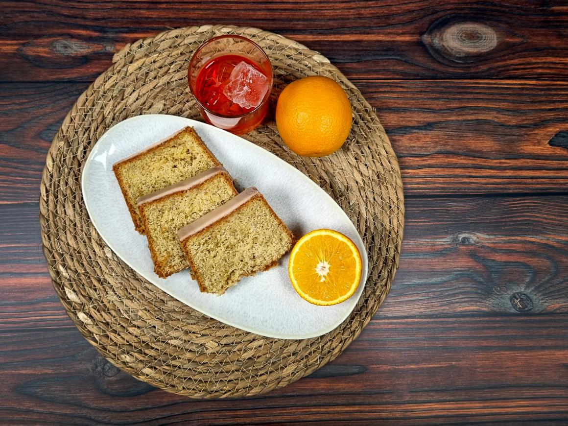Aperol-Kuchen mit Glasur