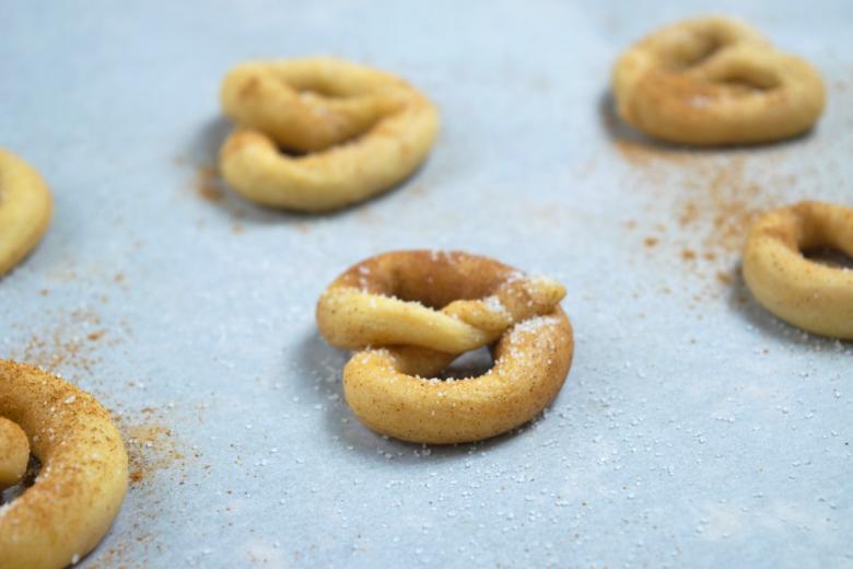 Süsse Brezelchen mit Zimt