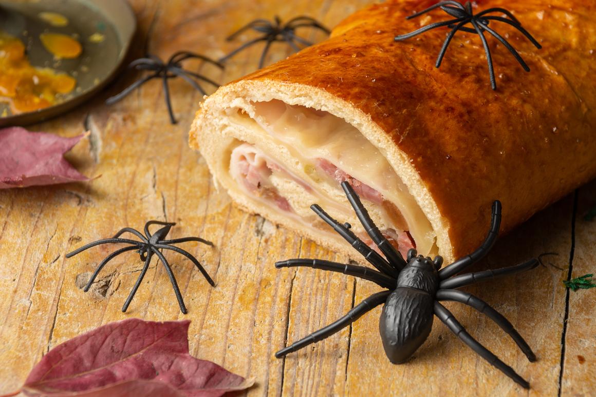 Gruselige gebackene Schinkenrolle - Rezept