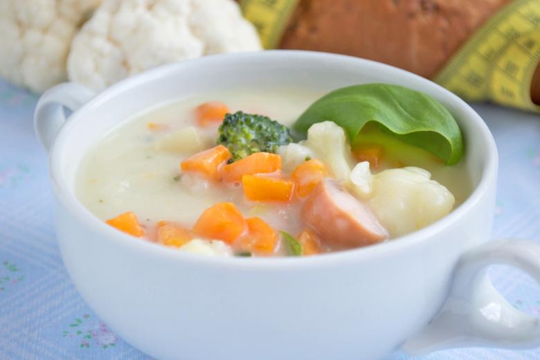 Vitale Gemüse-Diätsuppe