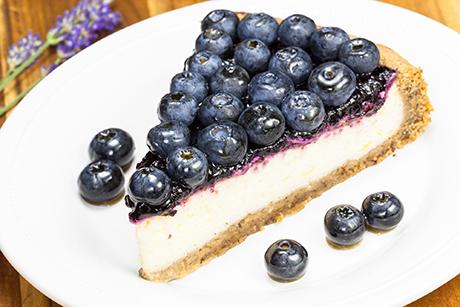 Zitronengusskuchen mit Heidelbeeren
