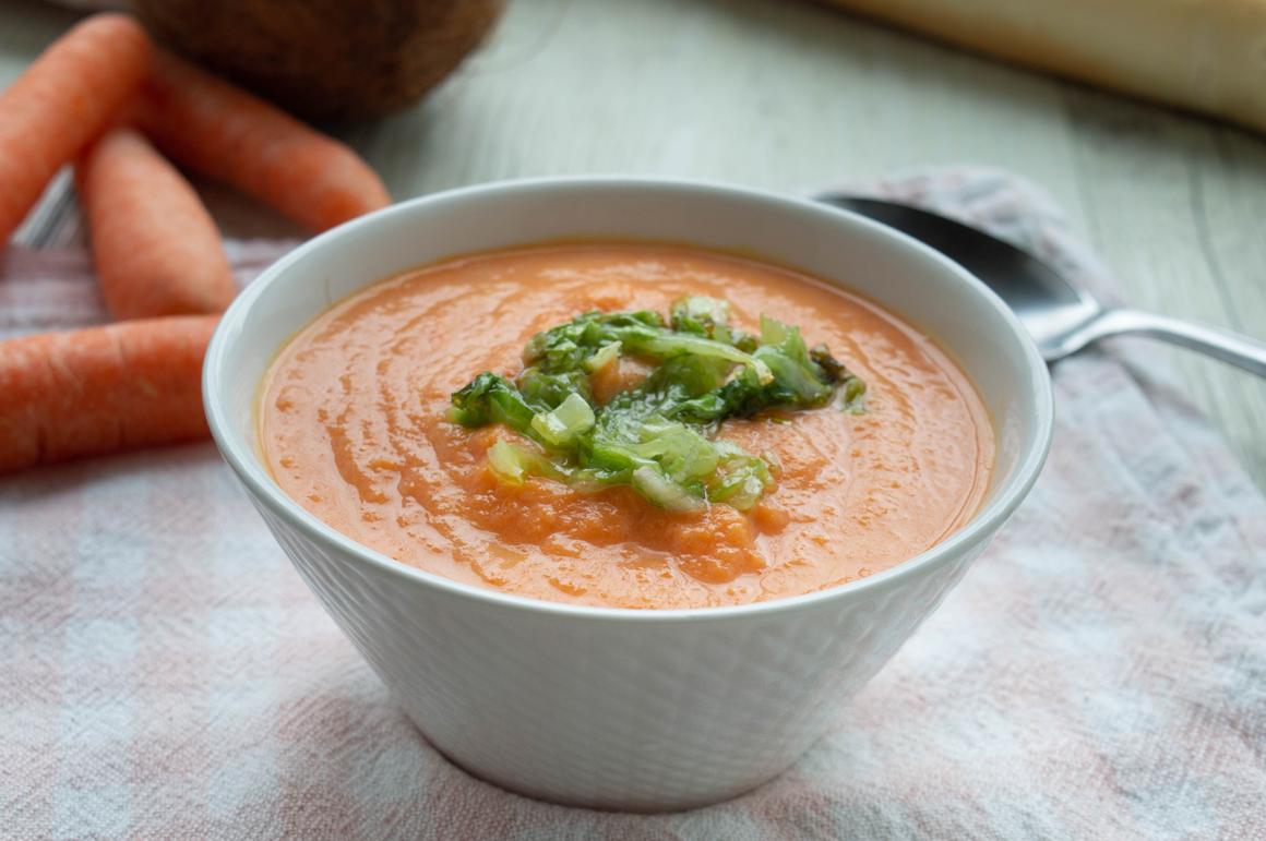 Rüebli-Kokossuppe mit Pak Choi