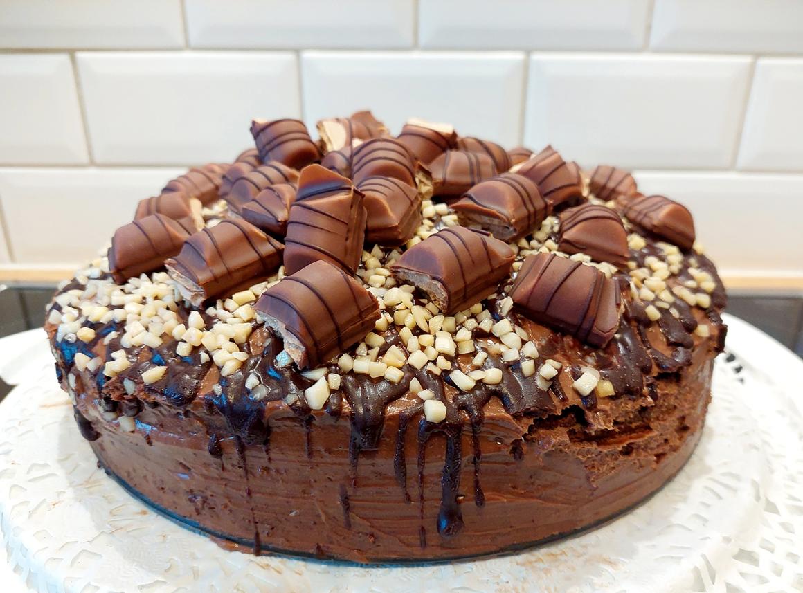 Feine Kinder-Bueno-Torte