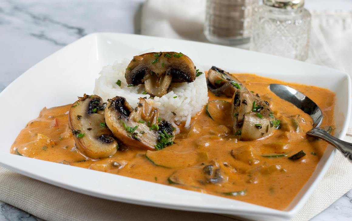 Kokos-Gemüse mit Basmatireis und Schnittlauch-Champignons - Rezept