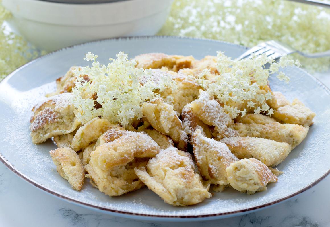 Holunderblüten-Kaiserschmarrn
