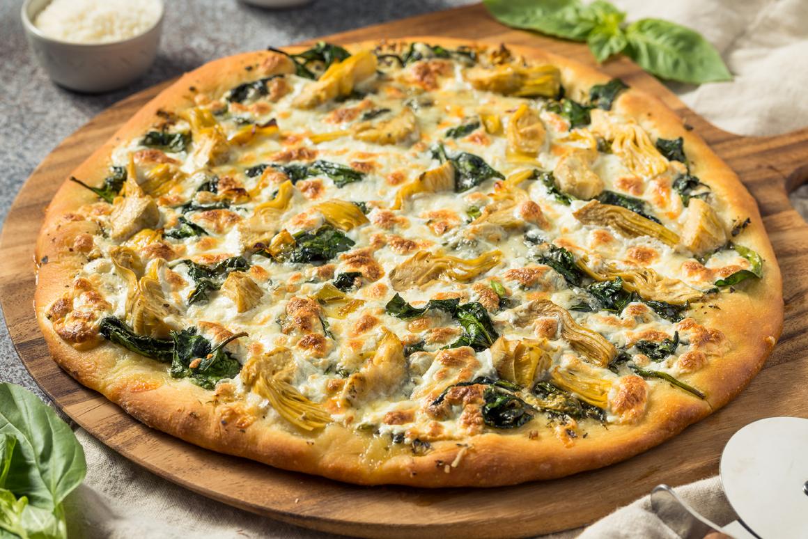 Artischocken-Spinat-Pizza