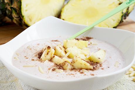 Mandel-Quarkcreme mit saftigen Ananasstücken