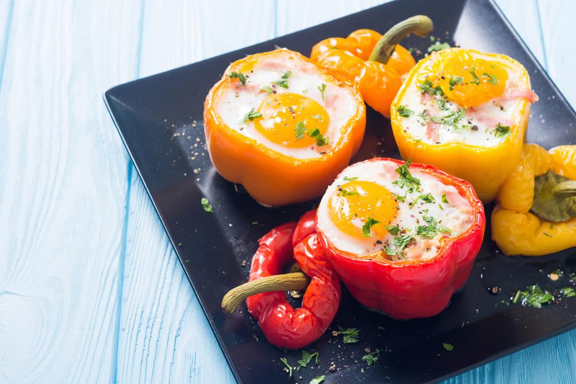 Gefüllte Peperoni mit Speck und Ei - Rezept