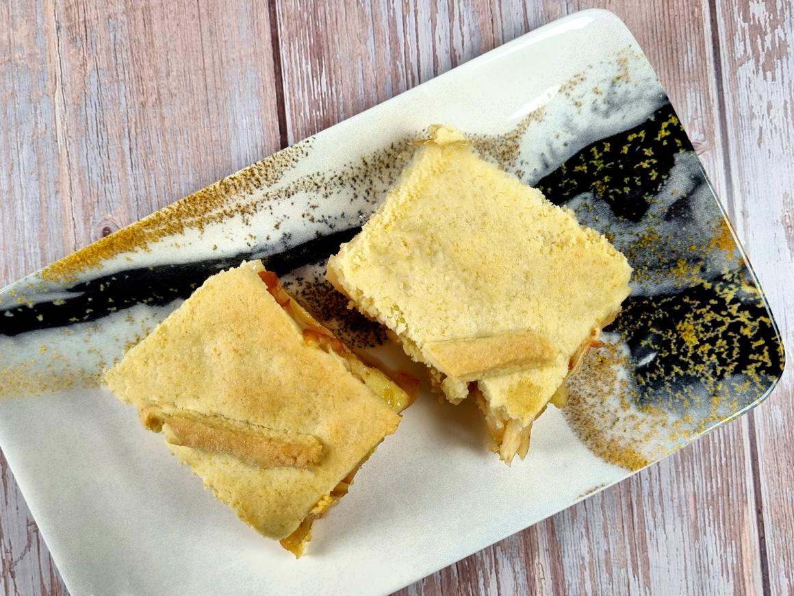 Gedeckter Apfelkuchen