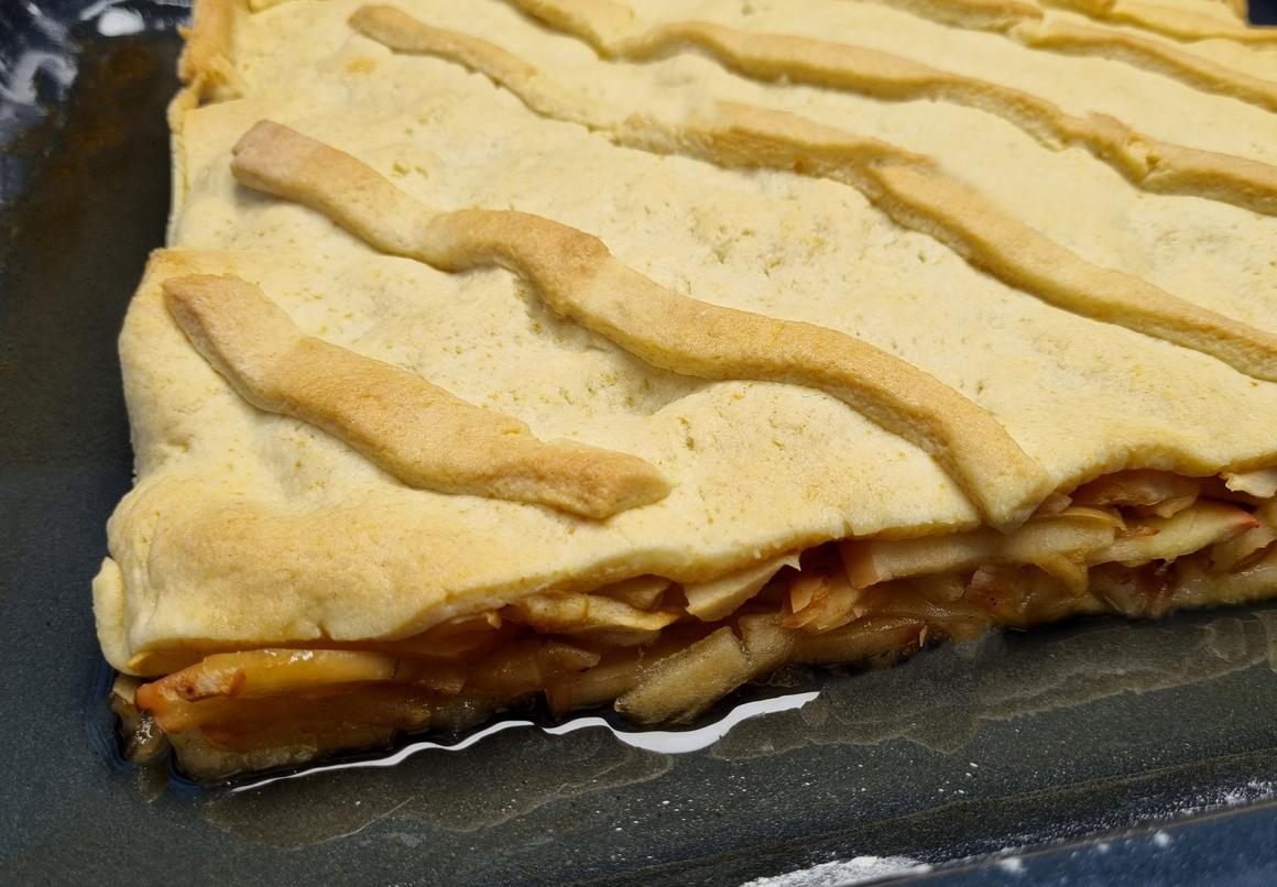 Gedeckter Apfelkuchen
