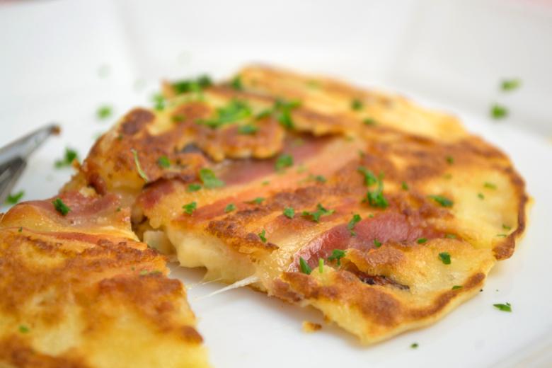 Käse-Speck-Pfannkuchen