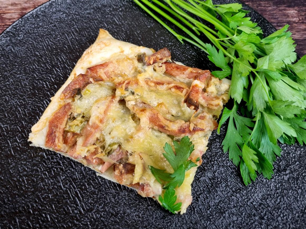 Fleischkäse-Flammkuchen