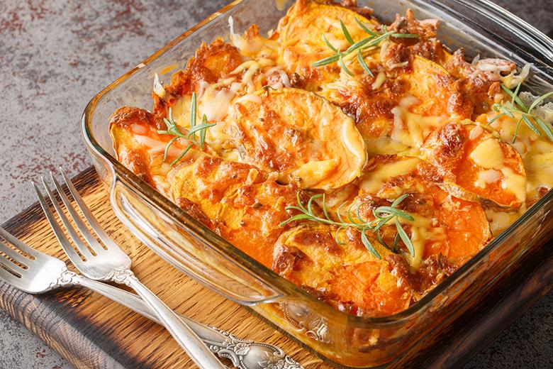 Süsskartoffelgratin mit Cheddar Käse