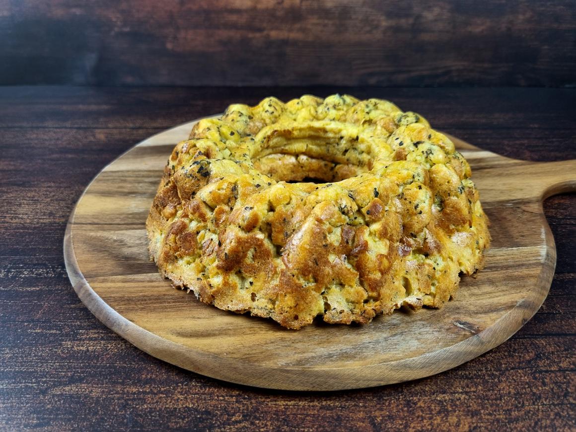 Semmelwürfel-Gugelhopf