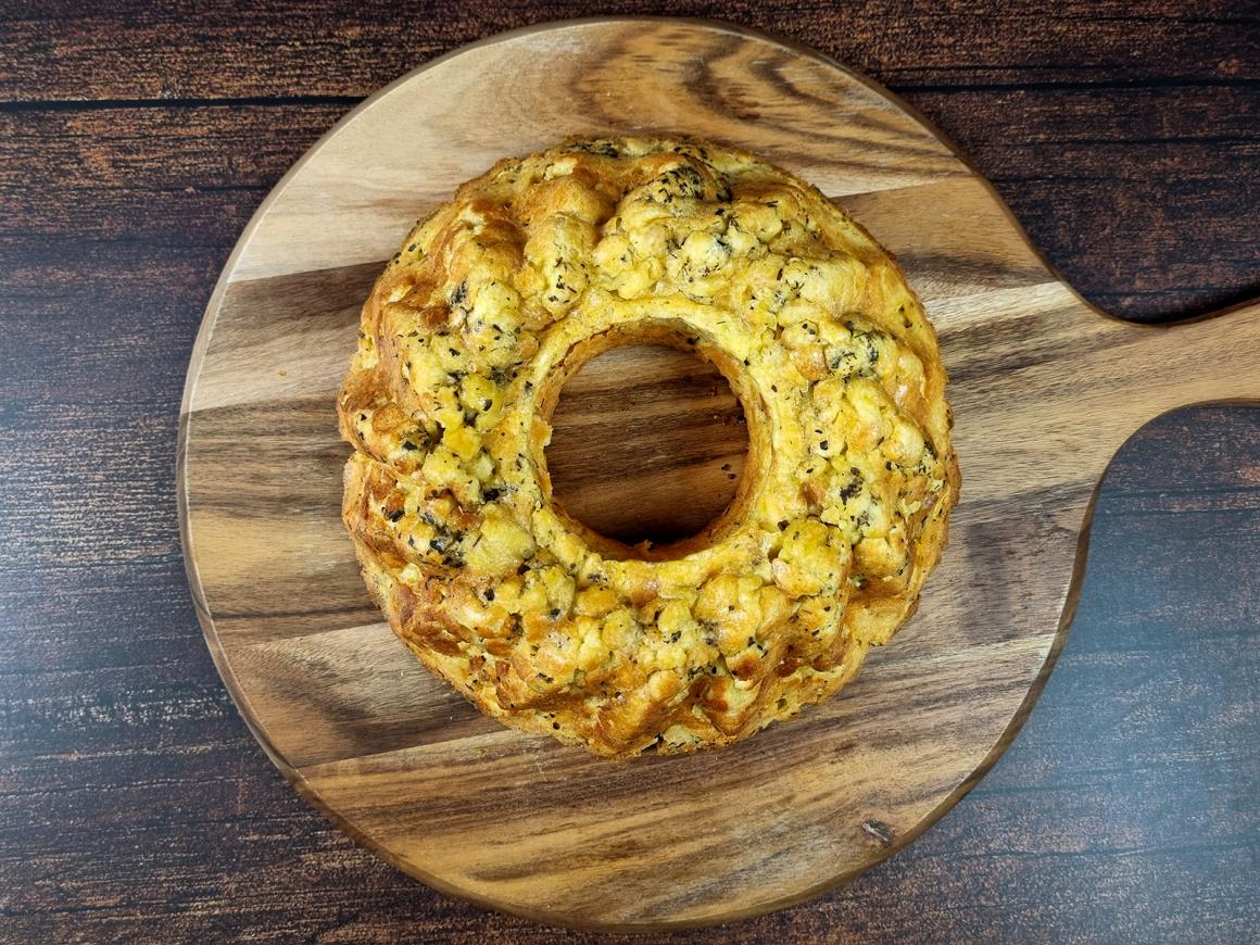 Semmelwürfel-Gugelhopf